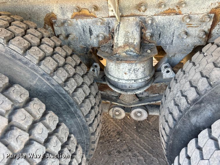 image for item DW4347 2004 Sterling L9500 ready mix truck