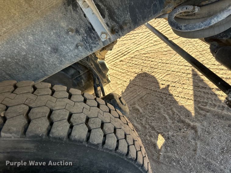 image for item DW4347 2004 Sterling L9500 ready mix truck