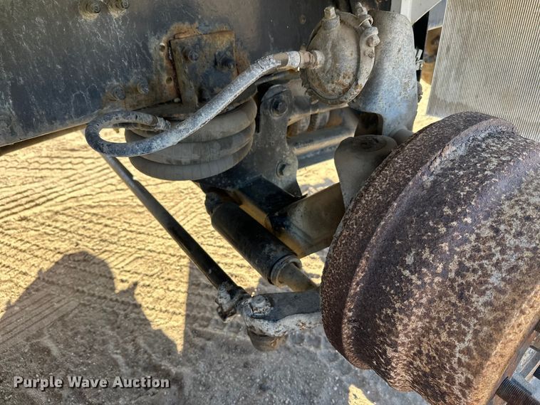 image for item DW4347 2004 Sterling L9500 ready mix truck