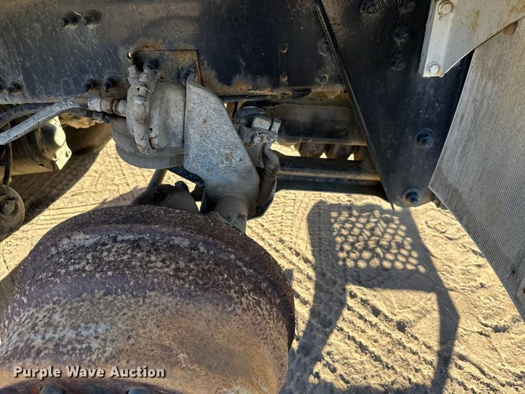 image for item DW4347 2004 Sterling L9500 ready mix truck