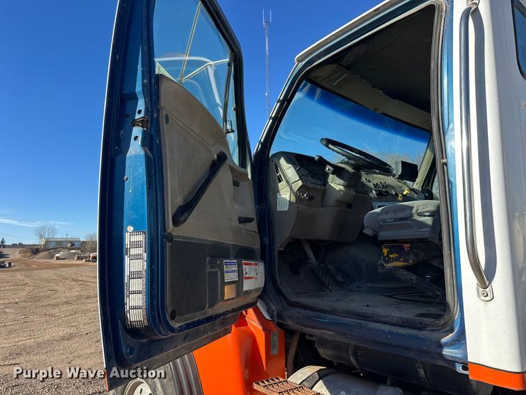 image for item DW4347 2004 Sterling L9500 ready mix truck