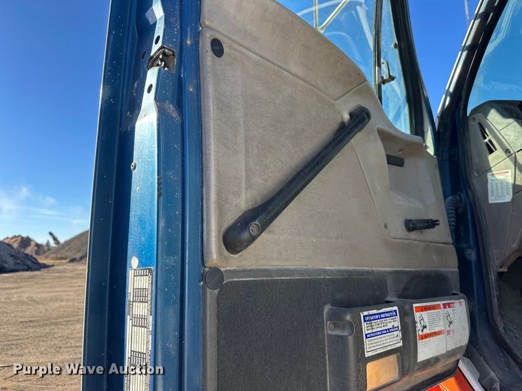 image for item DW4347 2004 Sterling L9500 ready mix truck