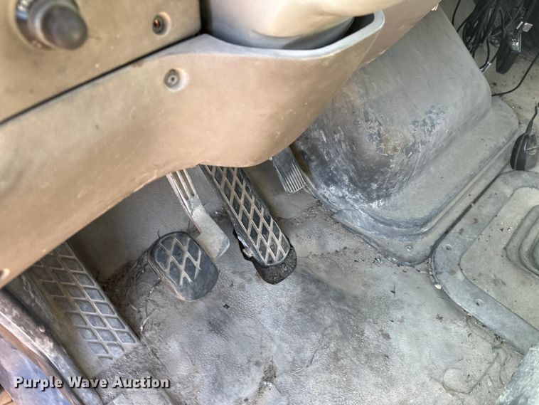 image for item DW4347 2004 Sterling L9500 ready mix truck