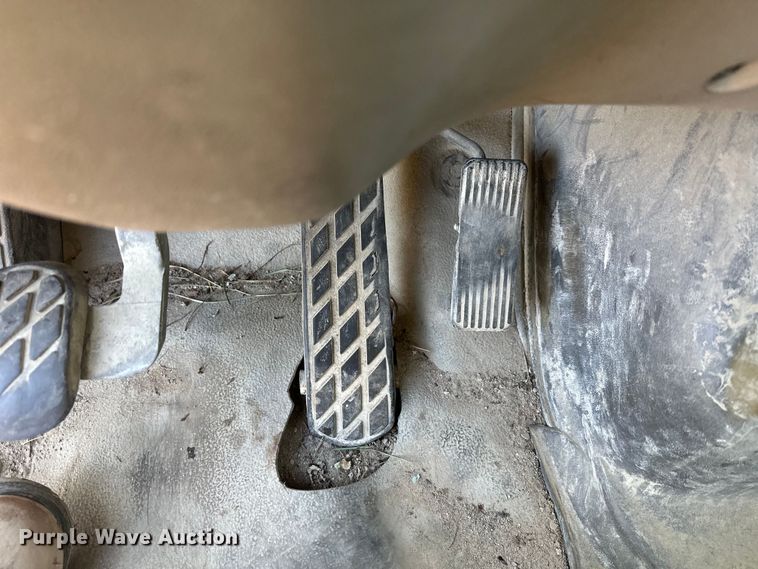 image for item DW4347 2004 Sterling L9500 ready mix truck