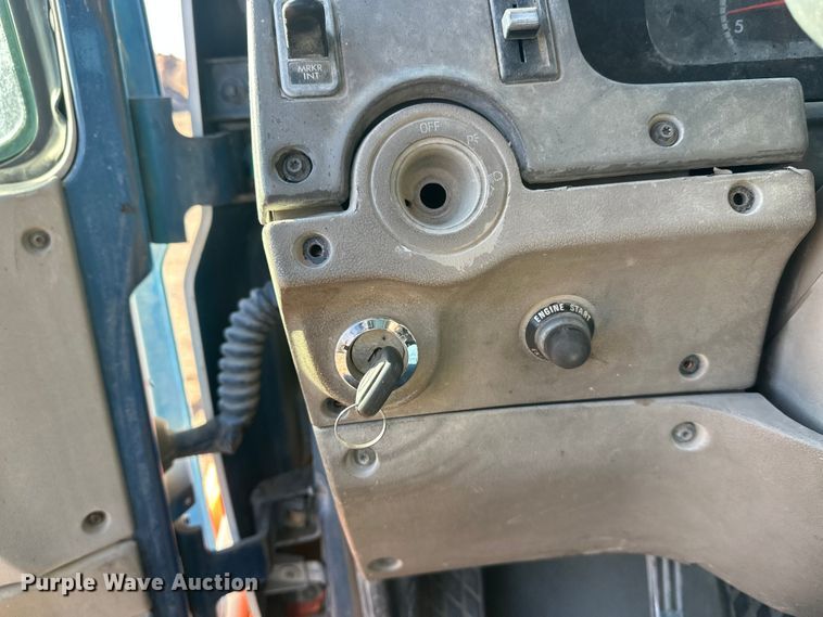 image for item DW4347 2004 Sterling L9500 ready mix truck