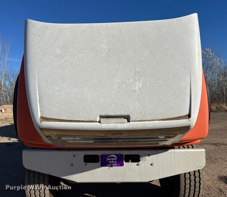 image for item DW4347 2004 Sterling L9500 ready mix truck