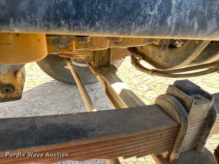 image for item DW4347 2004 Sterling L9500 ready mix truck