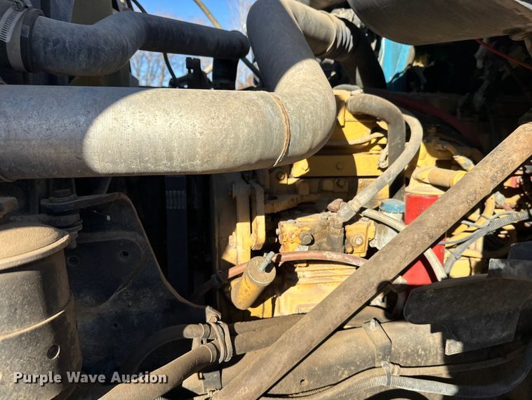 image for item DW4347 2004 Sterling L9500 ready mix truck