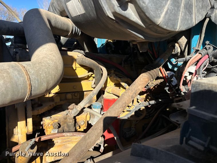 image for item DW4347 2004 Sterling L9500 ready mix truck