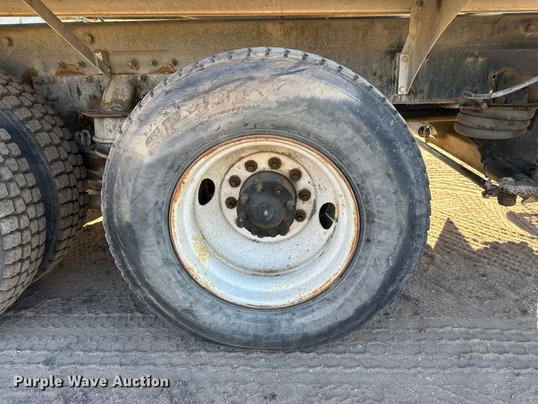 image for item DW4347 2004 Sterling L9500 ready mix truck