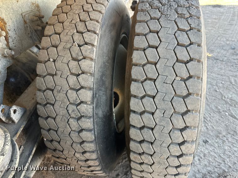 image for item DW4347 2004 Sterling L9500 ready mix truck