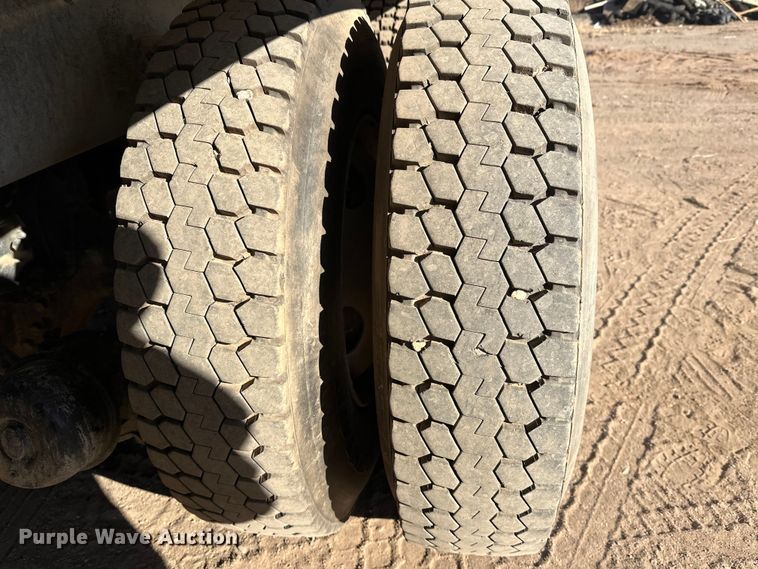 image for item DW4347 2004 Sterling L9500 ready mix truck