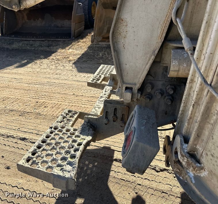 image for item DW4366 2006 Sterling L-Line ready mix truck