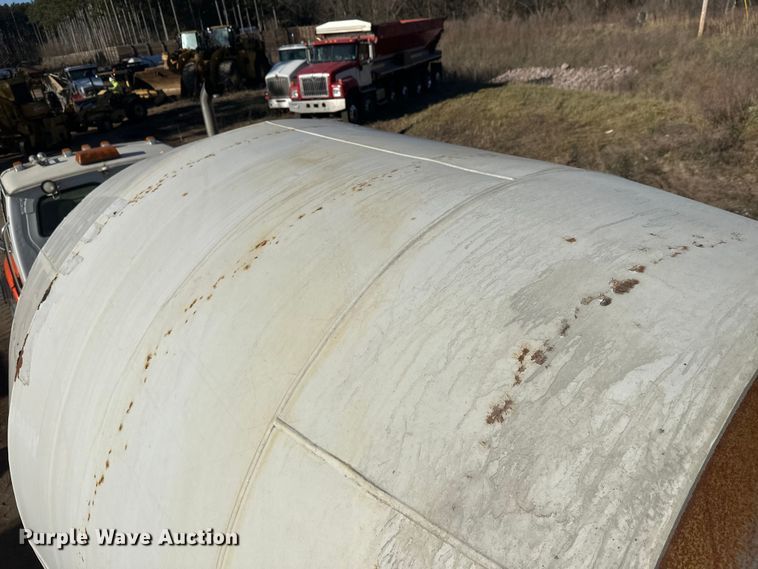 image for item DW4366 2006 Sterling L-Line ready mix truck