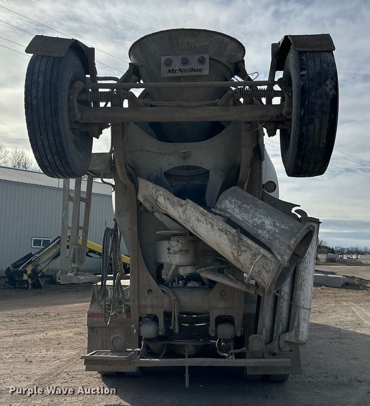 image for item DW4370 2007 Sterling L9500 ready mix truck