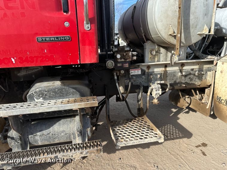 image for item DW4370 2007 Sterling L9500 ready mix truck