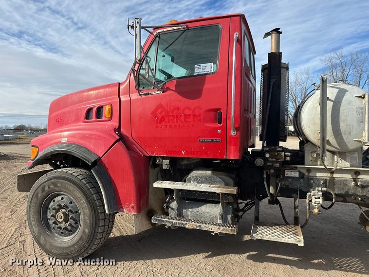 image for item DW4370 2007 Sterling L9500 ready mix truck
