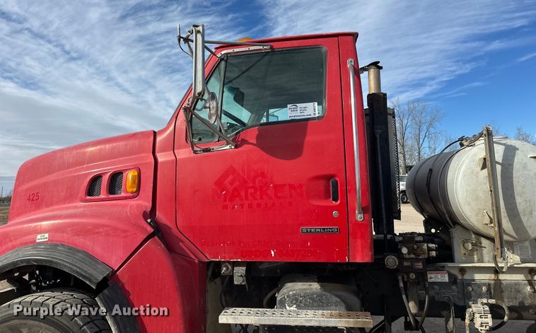 image for item DW4370 2007 Sterling L9500 ready mix truck