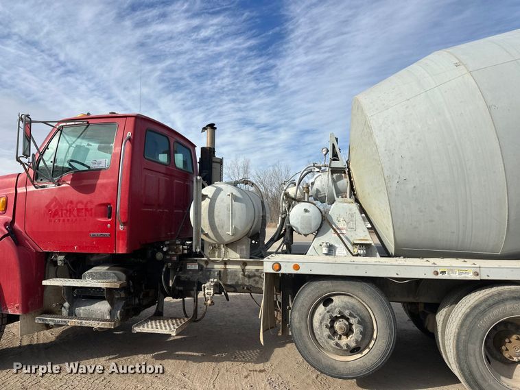 image for item DW4370 2007 Sterling L9500 ready mix truck