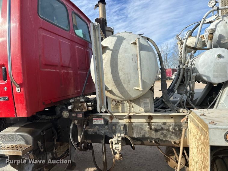 image for item DW4370 2007 Sterling L9500 ready mix truck