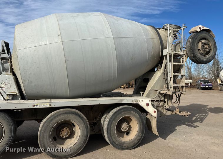 image for item DW4370 2007 Sterling L9500 ready mix truck
