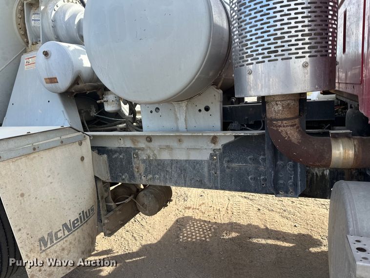 image for item DW4370 2007 Sterling L9500 ready mix truck