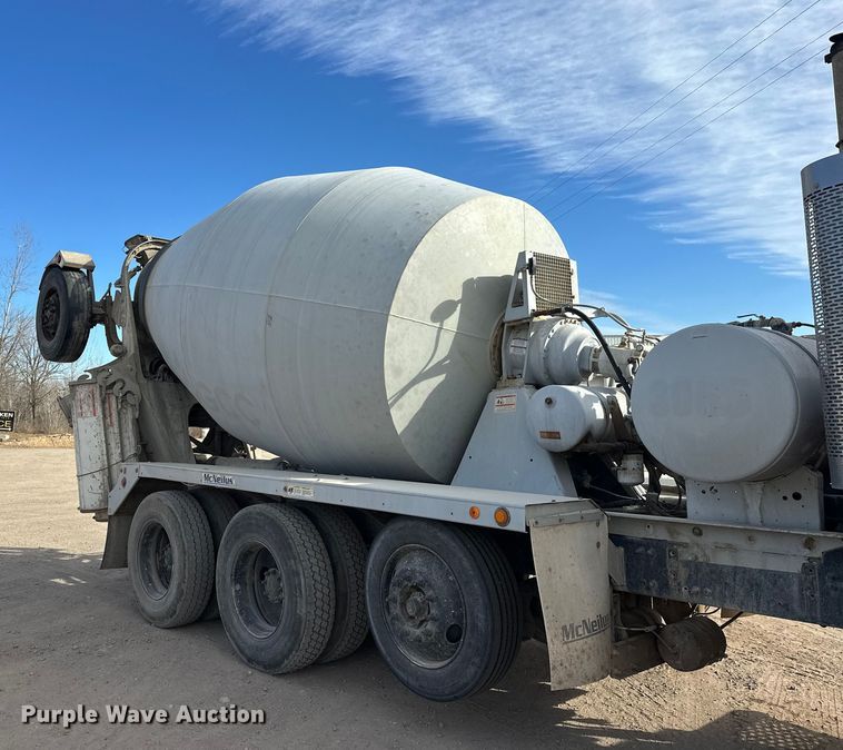 image for item DW4370 2007 Sterling L9500 ready mix truck