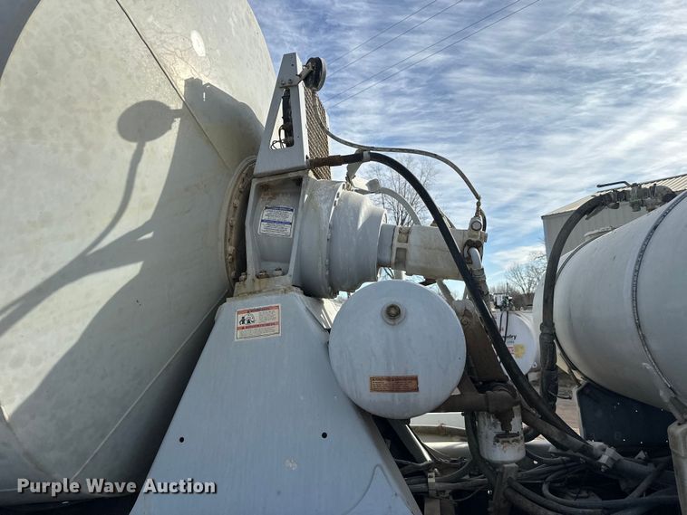 image for item DW4370 2007 Sterling L9500 ready mix truck