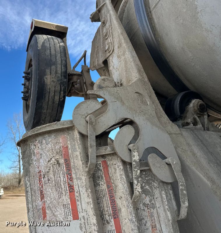 image for item DW4370 2007 Sterling L9500 ready mix truck