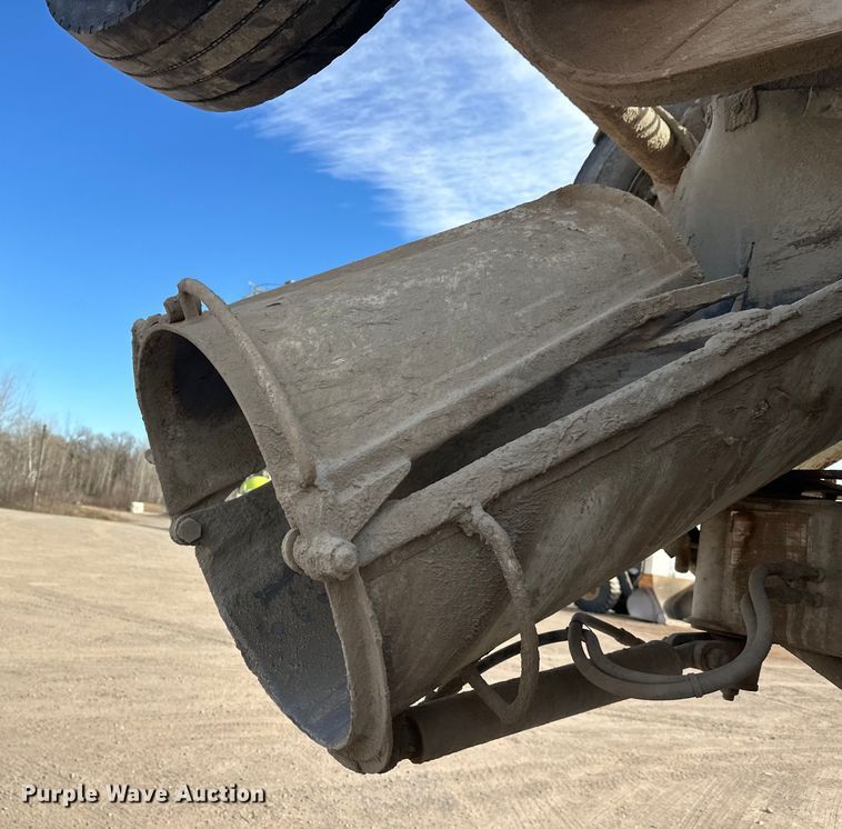 image for item DW4370 2007 Sterling L9500 ready mix truck