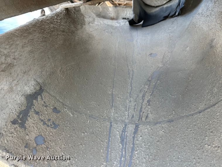 image for item DW4370 2007 Sterling L9500 ready mix truck