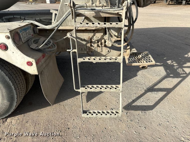 image for item DW4370 2007 Sterling L9500 ready mix truck