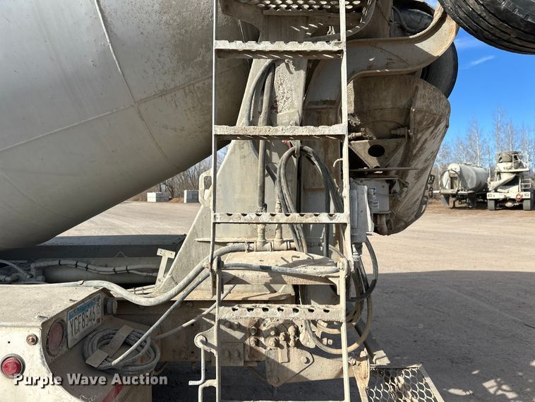 image for item DW4370 2007 Sterling L9500 ready mix truck