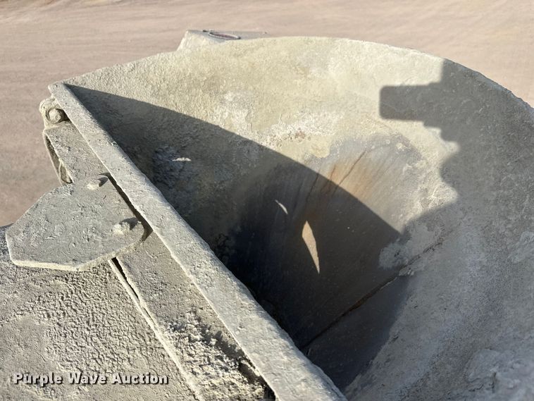 image for item DW4370 2007 Sterling L9500 ready mix truck