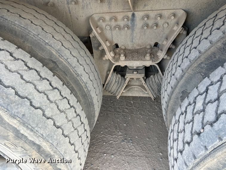 image for item DW4370 2007 Sterling L9500 ready mix truck