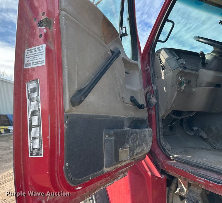 image for item DW4370 2007 Sterling L9500 ready mix truck