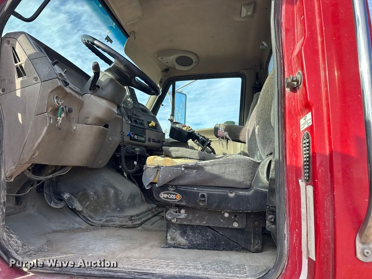 image for item DW4370 2007 Sterling L9500 ready mix truck