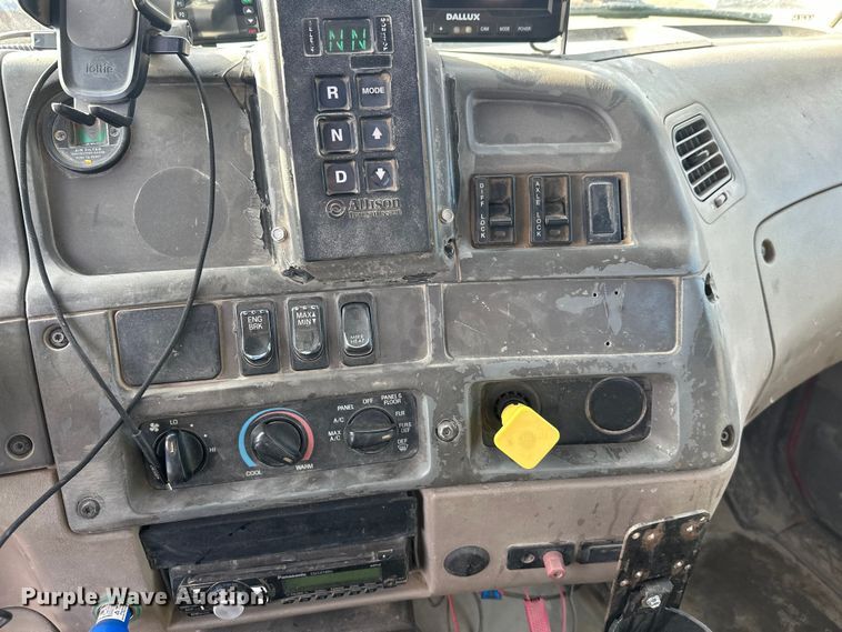 image for item DW4370 2007 Sterling L9500 ready mix truck