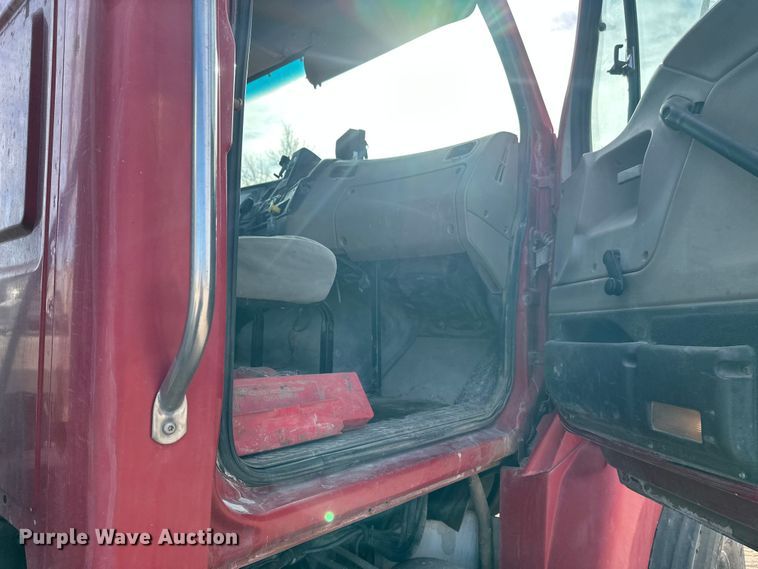 image for item DW4370 2007 Sterling L9500 ready mix truck