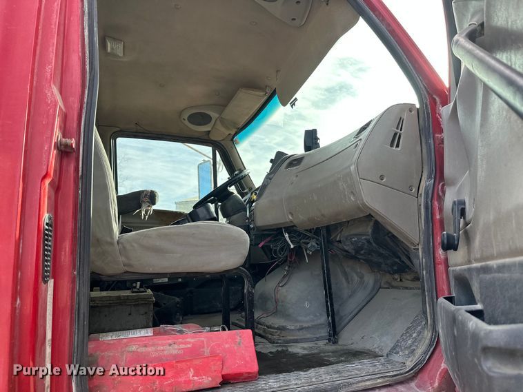 image for item DW4370 2007 Sterling L9500 ready mix truck