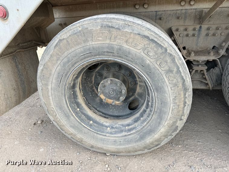 image for item DW4370 2007 Sterling L9500 ready mix truck