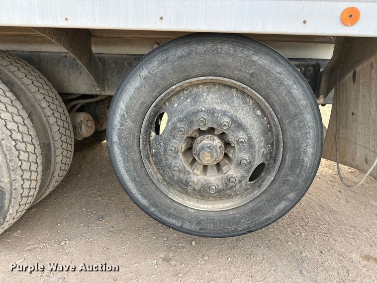 image for item DW4370 2007 Sterling L9500 ready mix truck