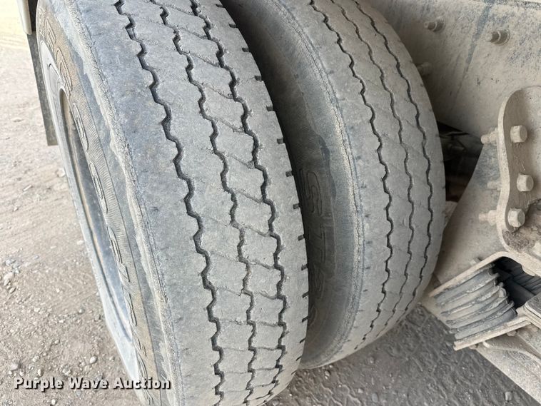 image for item DW4370 2007 Sterling L9500 ready mix truck