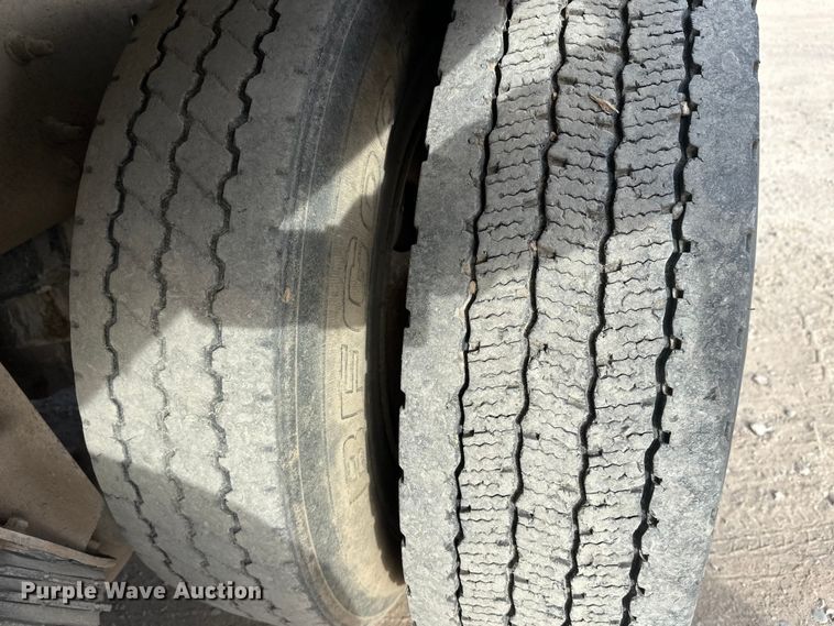 image for item DW4370 2007 Sterling L9500 ready mix truck