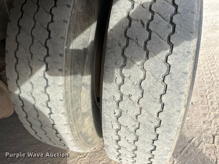 image for item DW4370 2007 Sterling L9500 ready mix truck