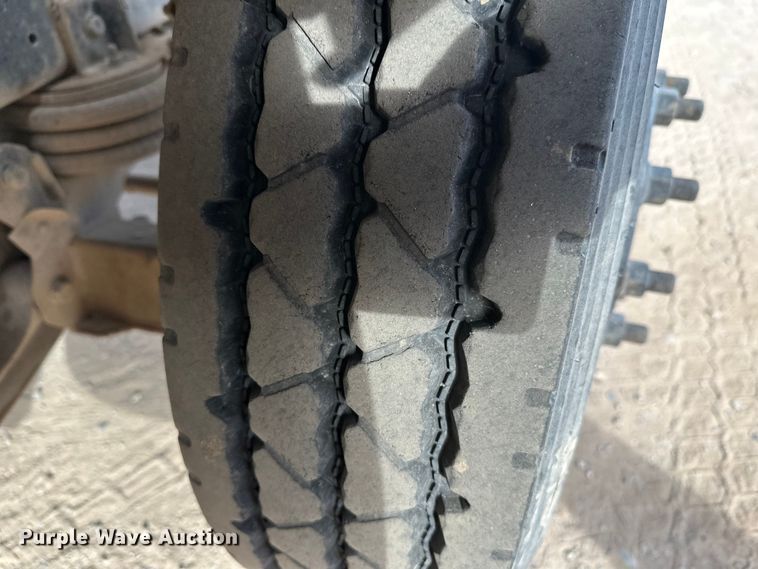 image for item DW4370 2007 Sterling L9500 ready mix truck