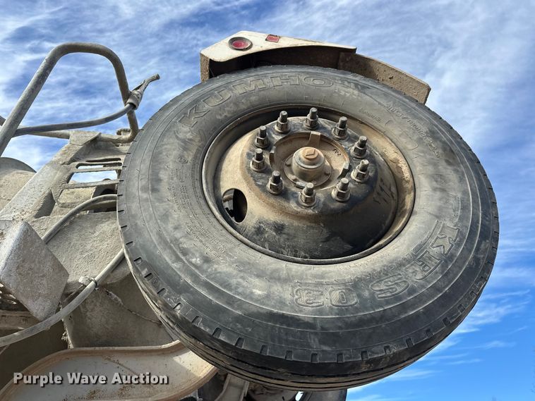 image for item DW4370 2007 Sterling L9500 ready mix truck