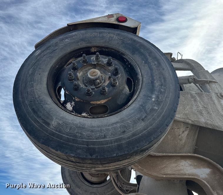 image for item DW4370 2007 Sterling L9500 ready mix truck