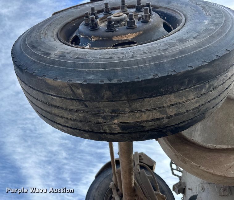 image for item DW4370 2007 Sterling L9500 ready mix truck