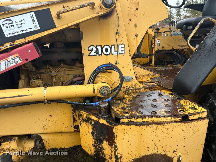 image for item DW4383 1998 John Deere 210LE landscape tractor